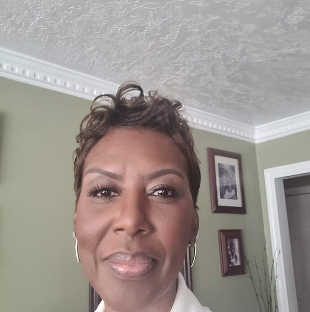 Meet your Posher, Debra